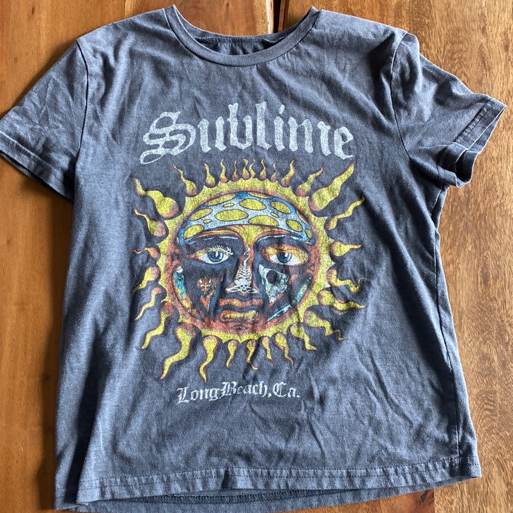 Grey Sublime t-shirt “🌺”